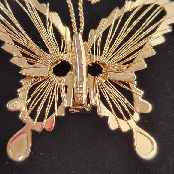 Vintage Gold Tone Filigree Butterfly Brooch Pin 2" x 1.6" Elegant Insect Jewelry - Picture 7 of 11